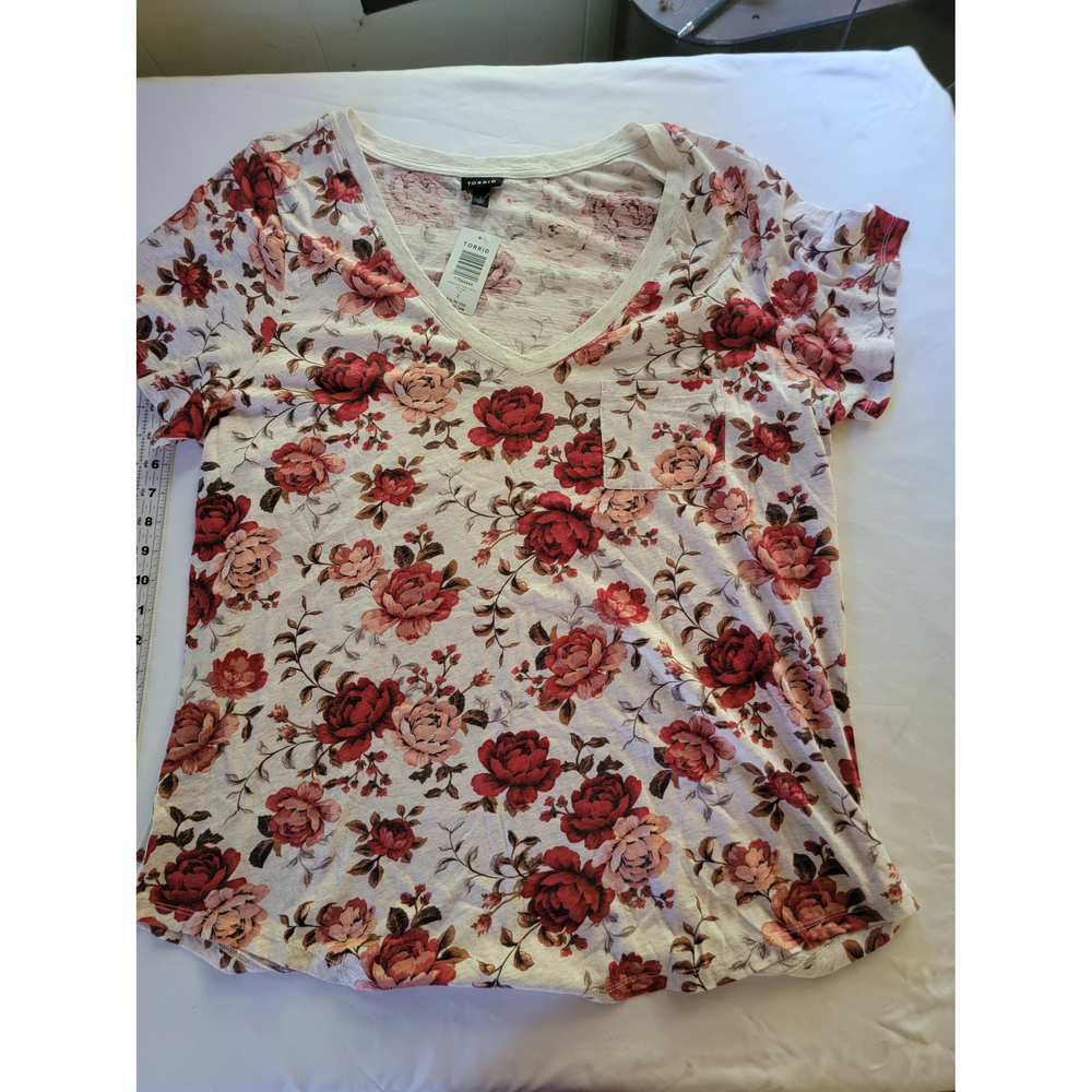 Torrid White and Pink Floral Cottagecore NWT Tee - Size 2 (2x)